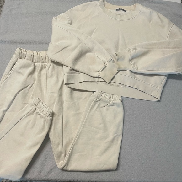 Zara Cream Sweatshirt & Hoodie Set - Picture 1 of 15